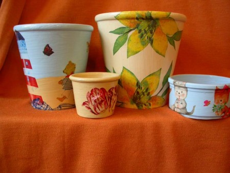 Kvetináče zdobené technikou decoupage